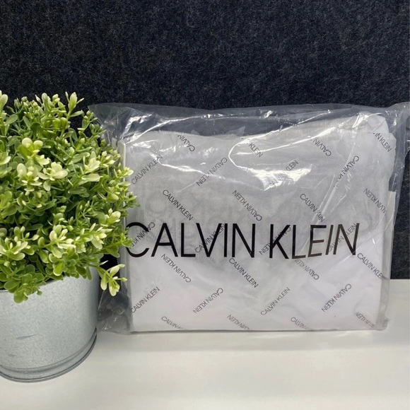 CK Soft Lock Convertible Crossbody/Shoul - Picture 2 of 11